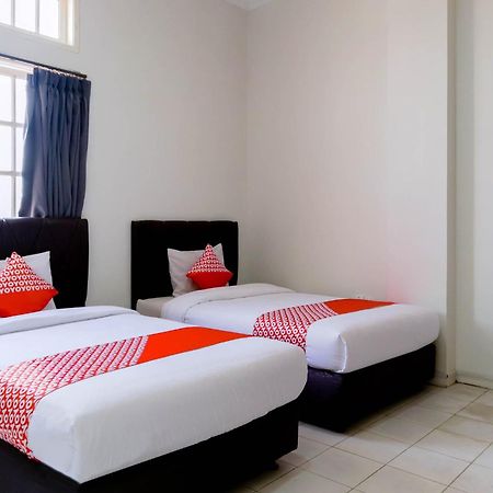 Oyo 1111 Pasar Baru Inn Джакарта Екстер'єр фото