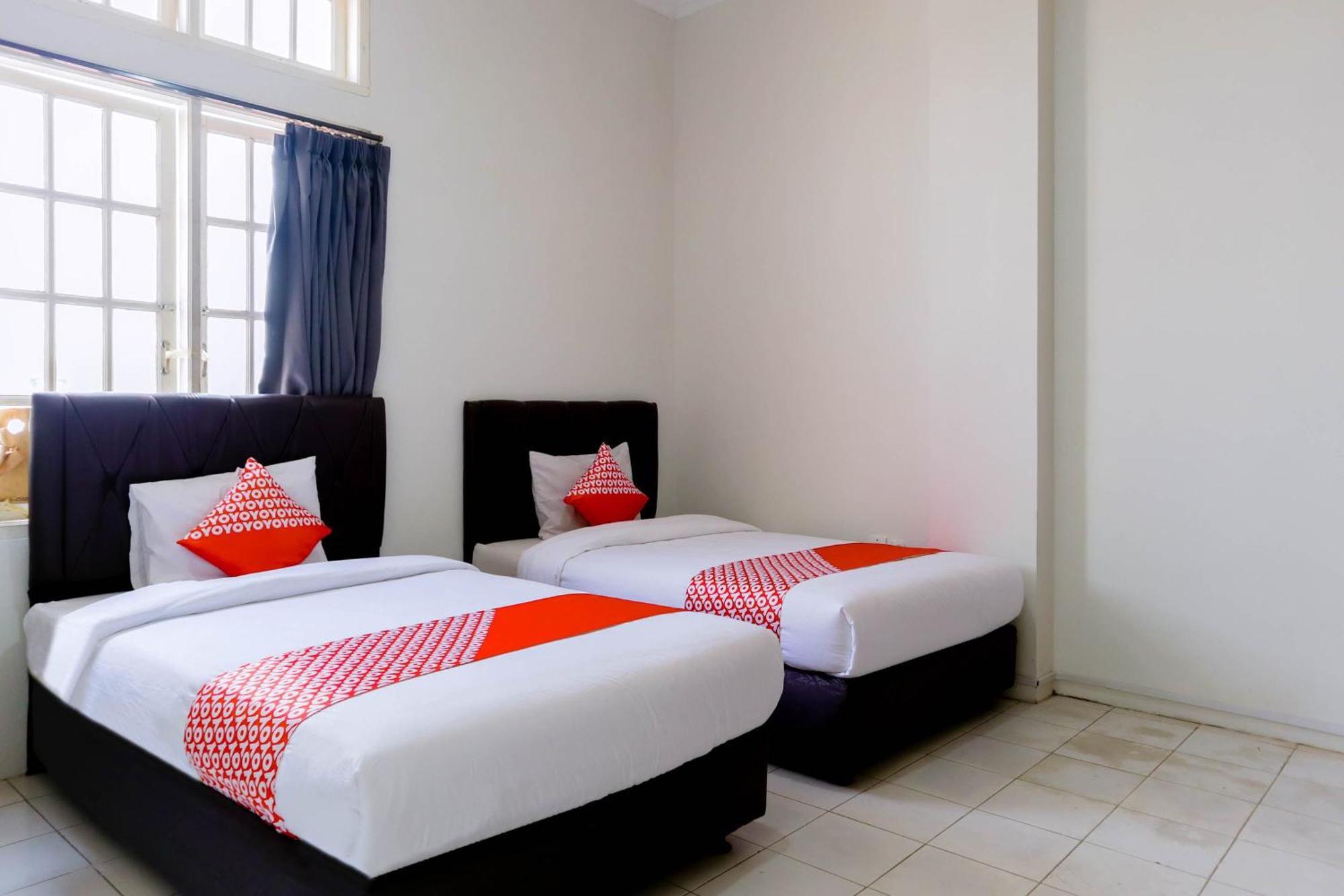 Oyo 1111 Pasar Baru Inn Джакарта Екстер'єр фото