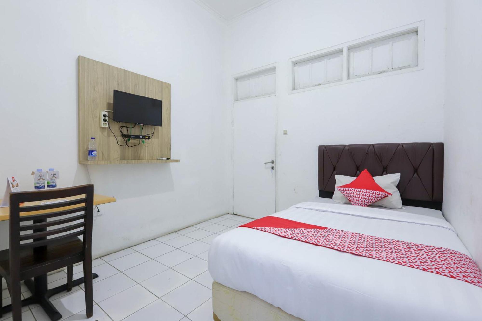 Oyo 1111 Pasar Baru Inn Джакарта Екстер'єр фото