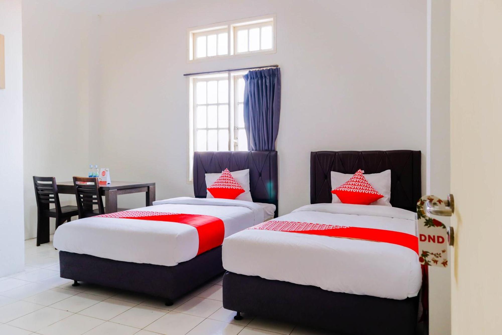 Oyo 1111 Pasar Baru Inn Джакарта Екстер'єр фото