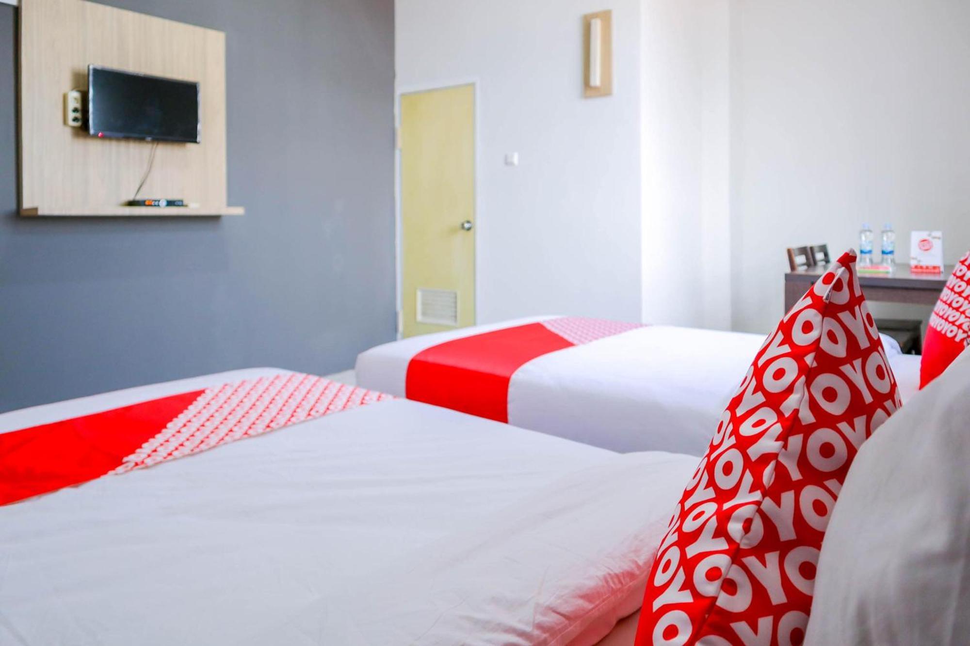 Oyo 1111 Pasar Baru Inn Джакарта Екстер'єр фото
