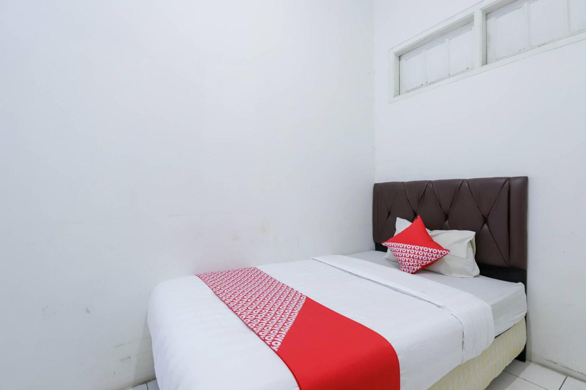 Oyo 1111 Pasar Baru Inn Джакарта Екстер'єр фото