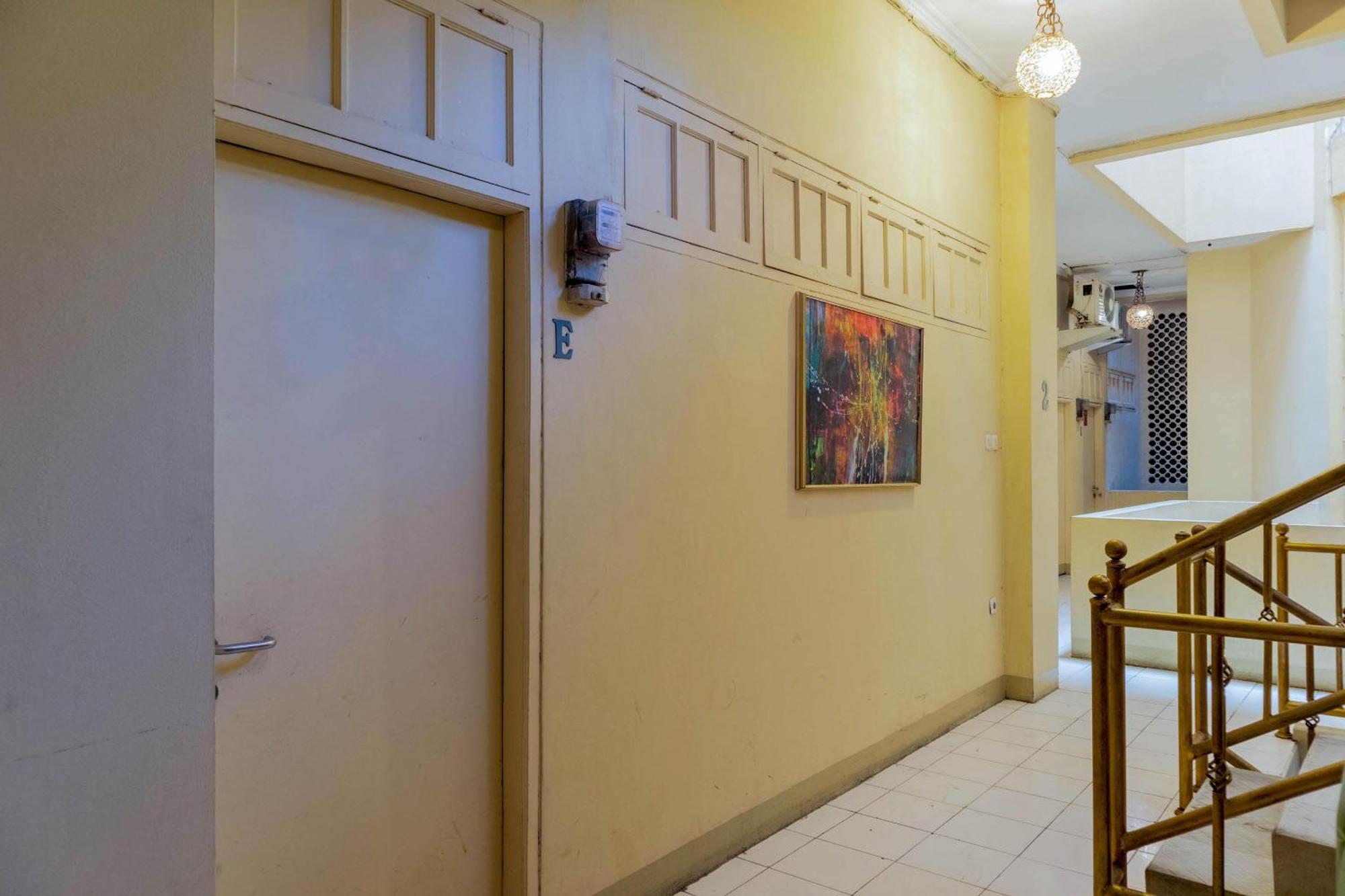 Oyo 1111 Pasar Baru Inn Джакарта Екстер'єр фото