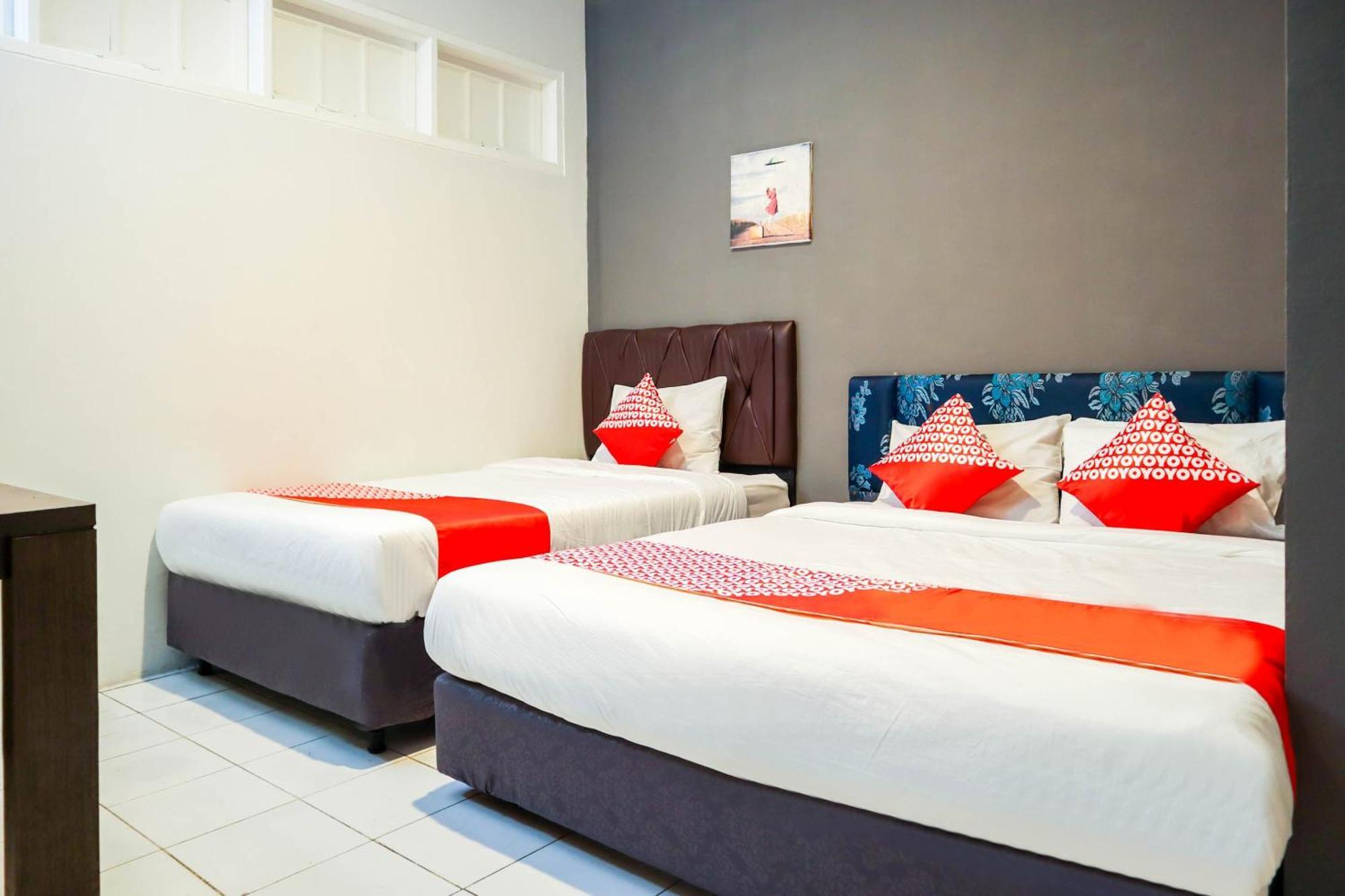 Oyo 1111 Pasar Baru Inn Джакарта Екстер'єр фото