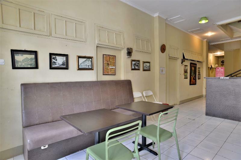Oyo 1111 Pasar Baru Inn Джакарта Екстер'єр фото